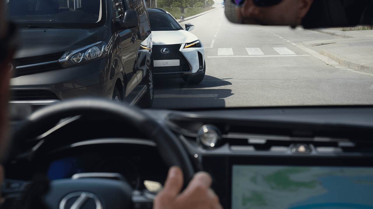 Lexus UX 250h Adaptive Geschwindigkeitsregelung